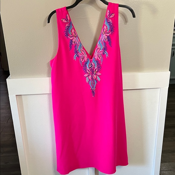Lilly Pulitzer Owen Dress, in the color Pinata Pink, size Large EUC - Picture 1 of 4